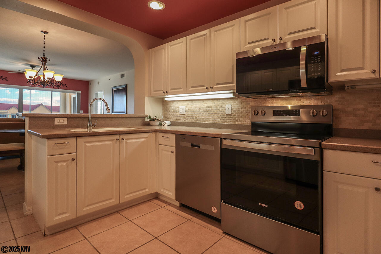 Large Kitchen has all appliances, including a dishwasher