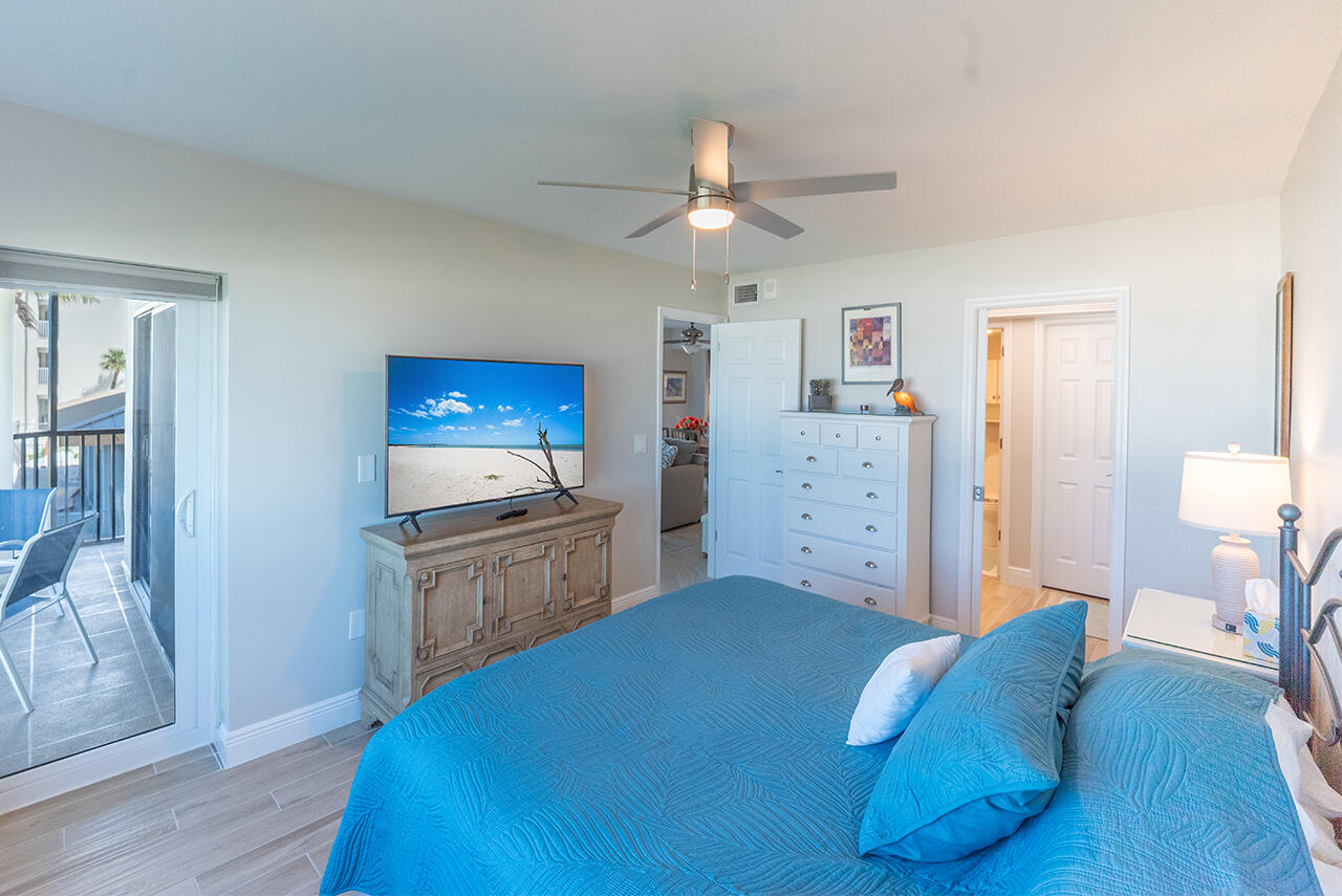 Master Bedroom has its own TV and private lanai access