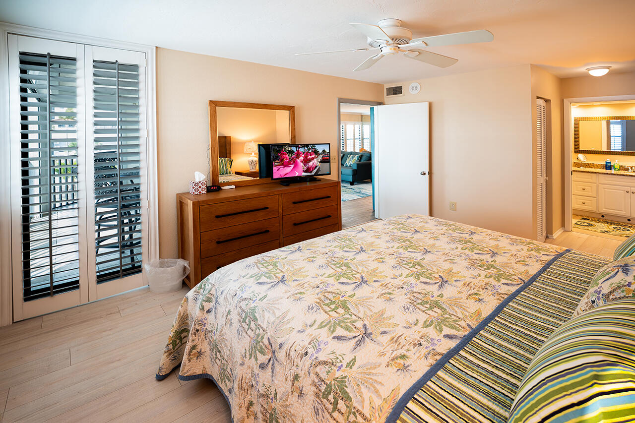 Master Bedroom has its own TV and private lanai access