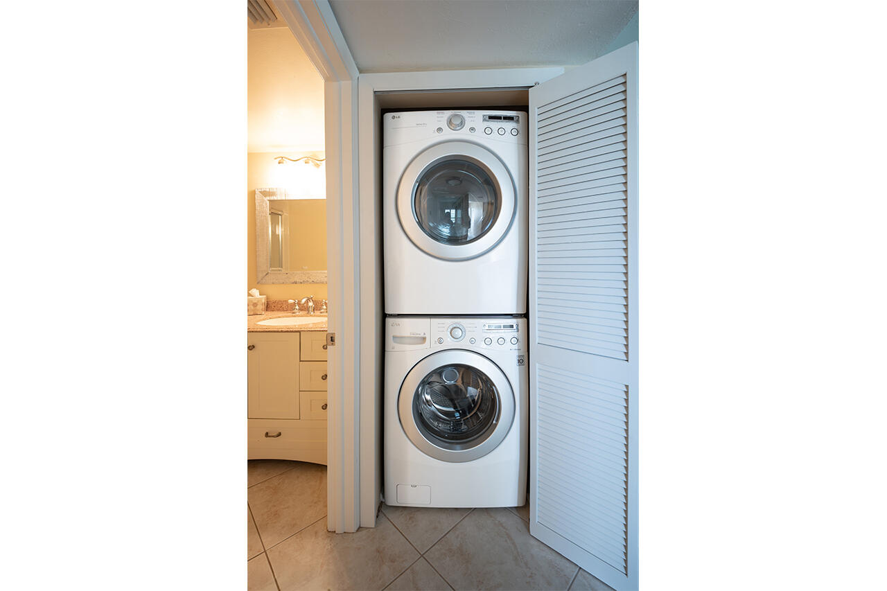 In Unit Washer and Dryer for your convenience.