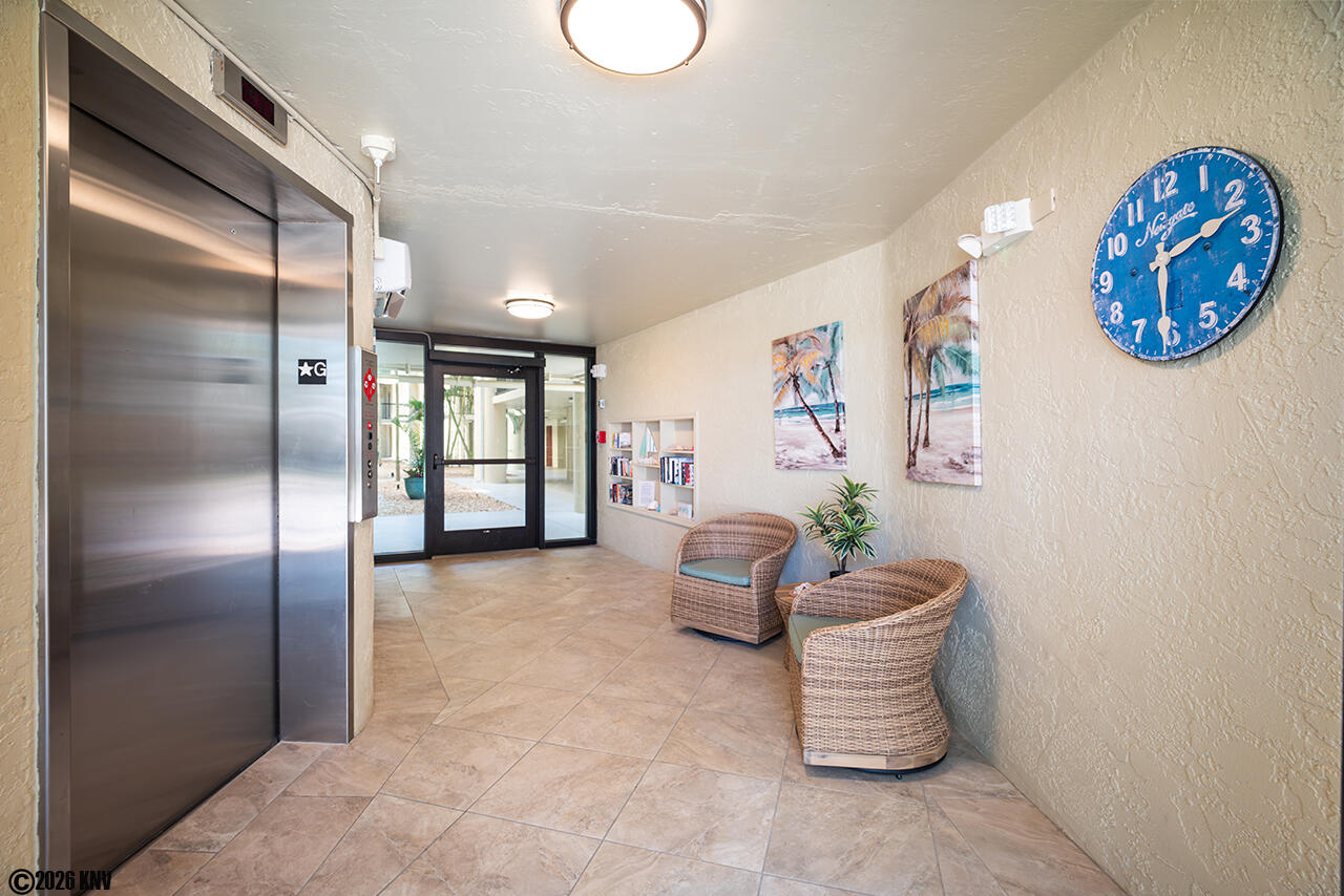 You're on island time the minute you enter the lobby!