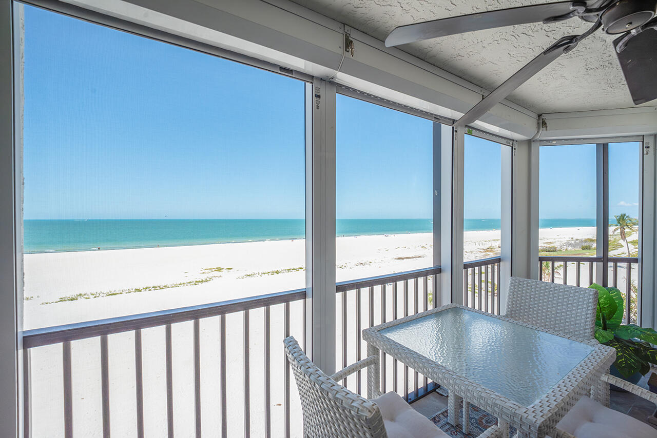 Spectacular view of the Gulf from your Screened In Lanai