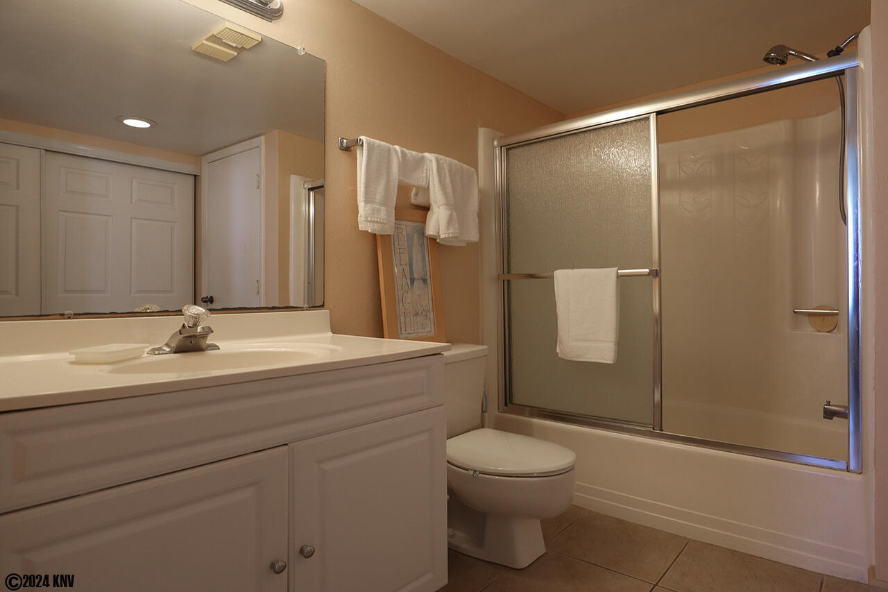 Full Sized Bath with Tub/Shower Combo