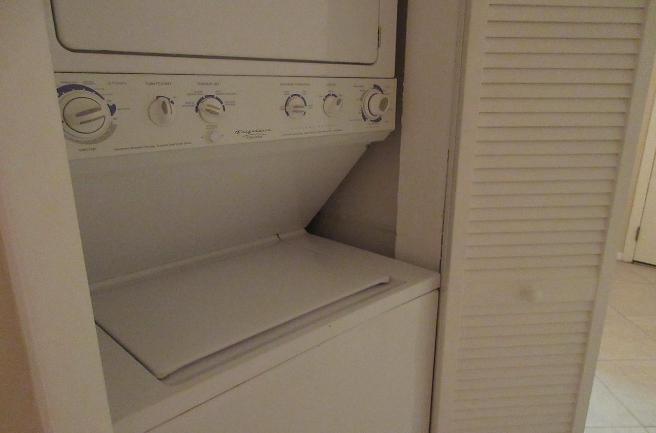 In Unit Washer Dryer in Eden House 302