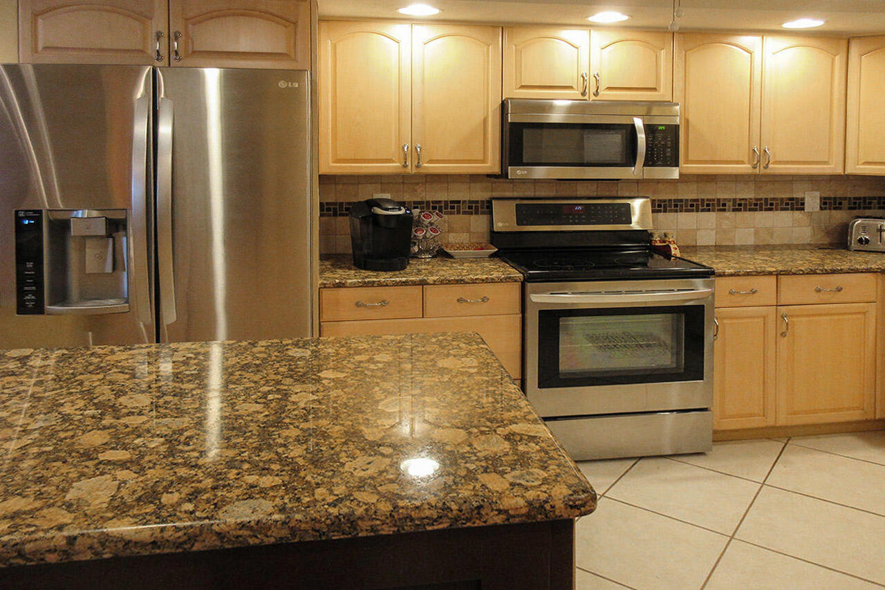 Terra Mar 903 Newly Remodeled Kitchen with new appliances