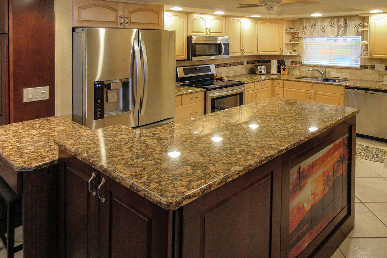 Terra Mar 903 Newly Remodeled Kitchen with new appliances