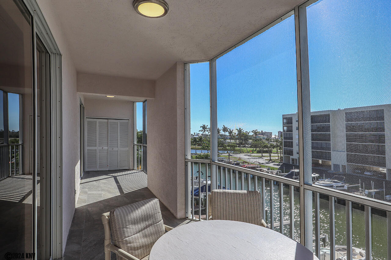 Dine out on the Screened In Lanai