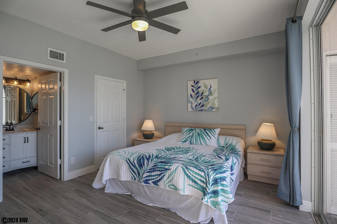 Master Bedroom En Suite has a King Sized Bed