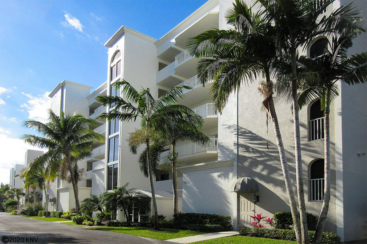 Casa Marina sits on canal waters and is a short walk to its own beach access