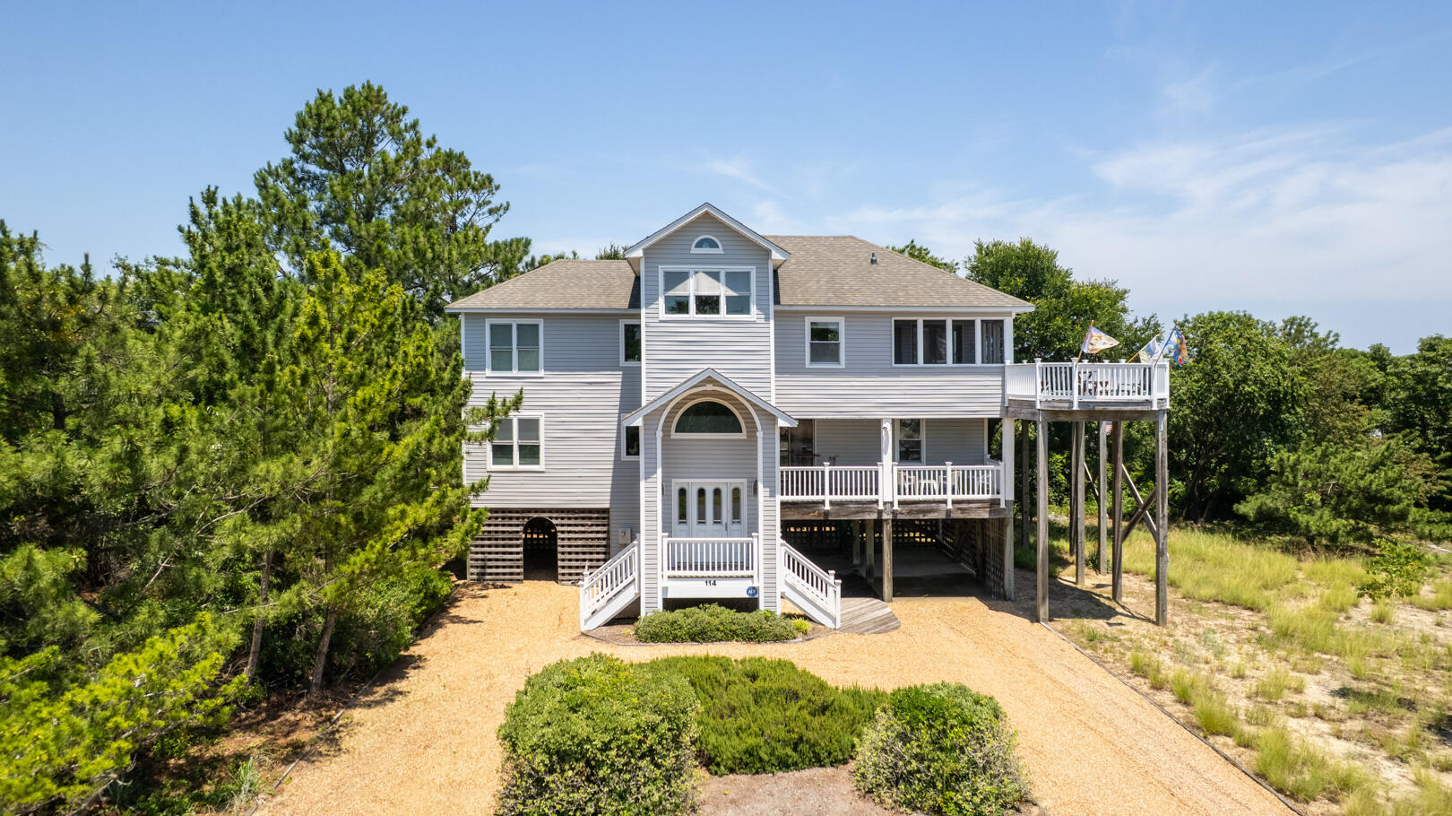 Purple Duck 4 Bedroom House at Poteskeet in Duck