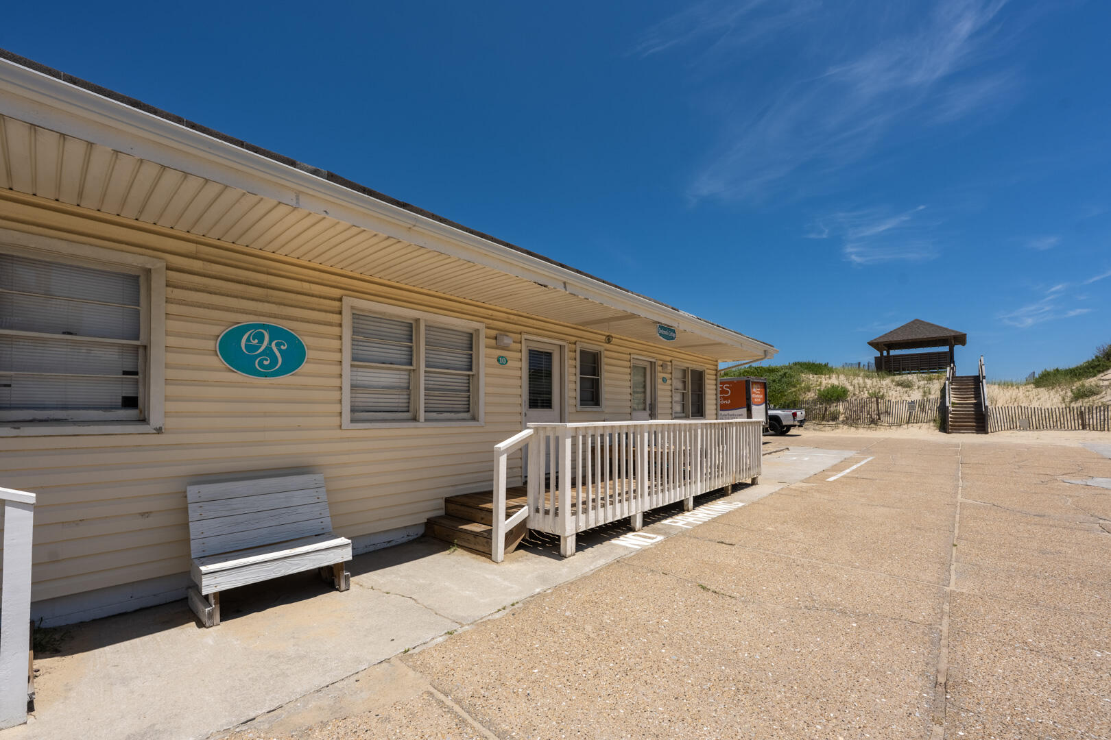 The Deckmate's Efficiency 10 at Oceanside Court