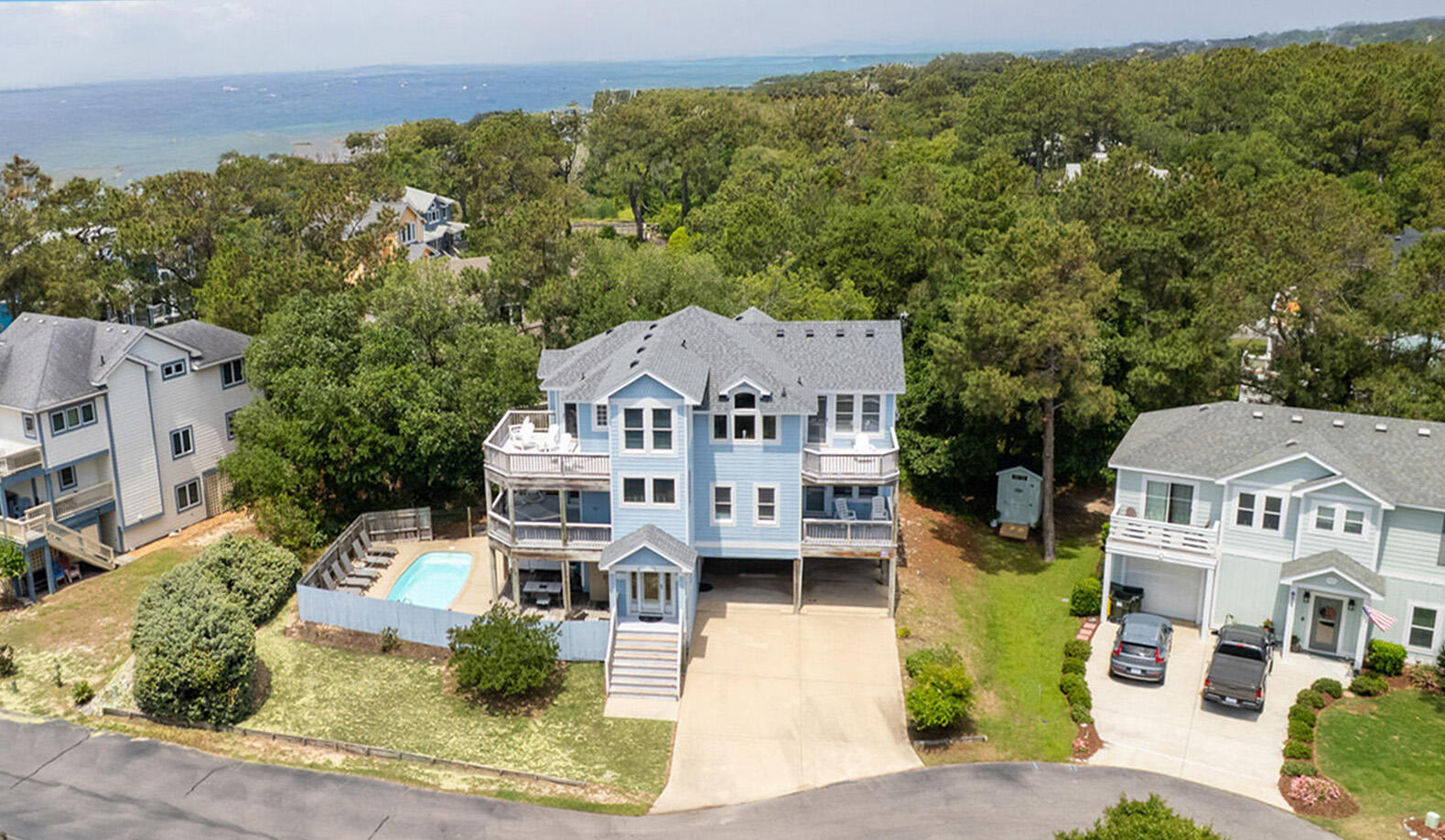 Holiday House 4 Bedroom Home at Monteray Shores