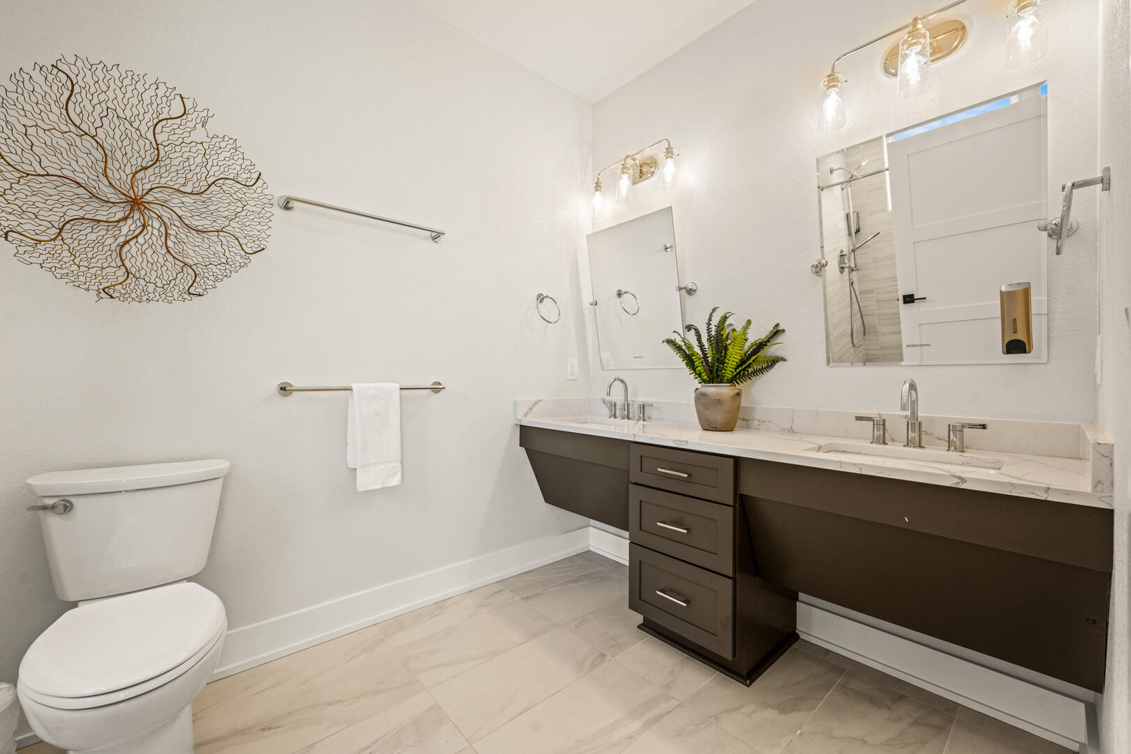 Handicap-Friendly Full Bathroom in King En Suite on Fourth Level