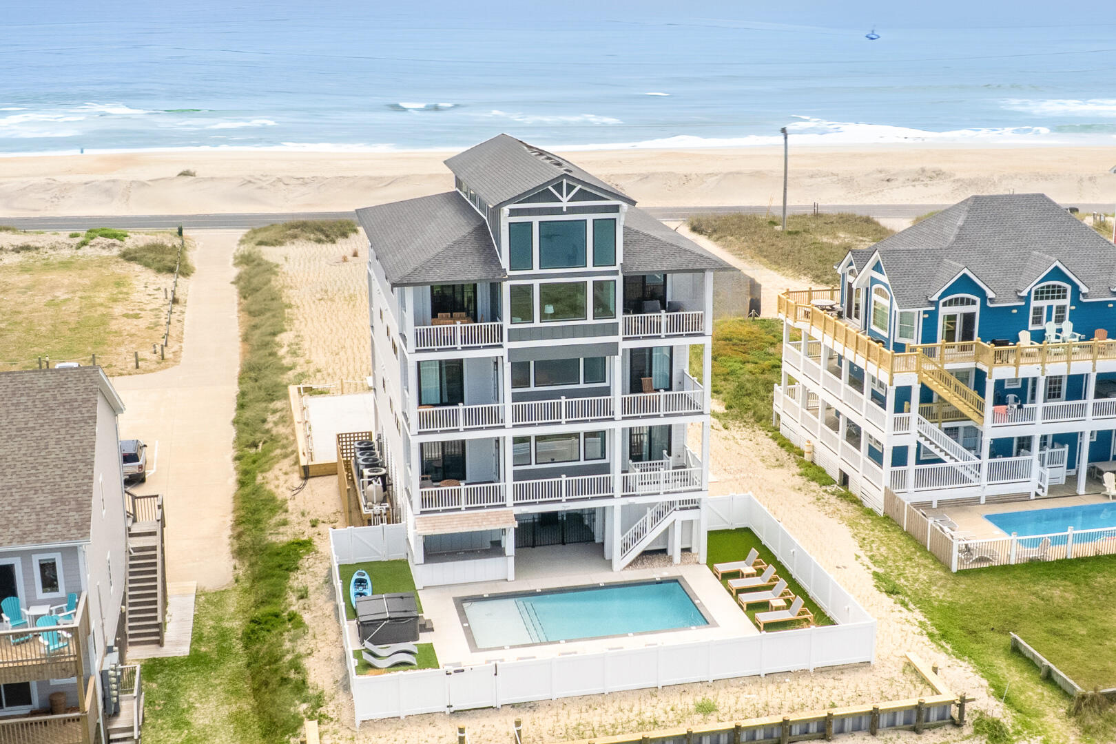 Four Seasons 11 Bedroom Oceanfront Home