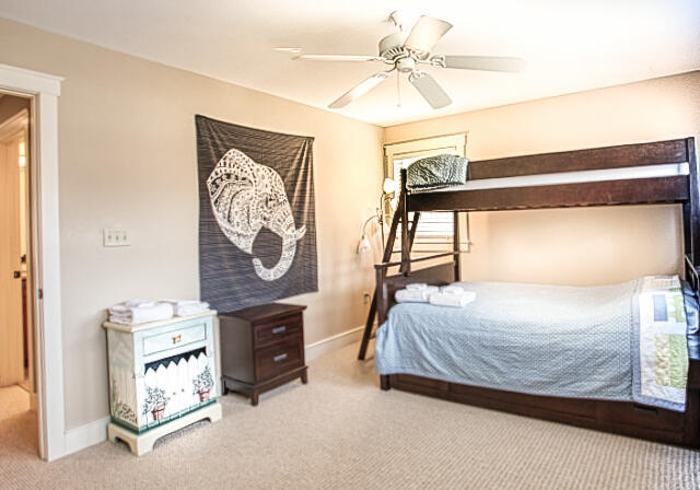 BR4 Pyramid bunk + twin upstairs