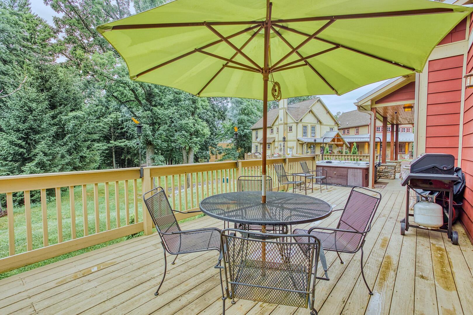 Side deck with seating, grill