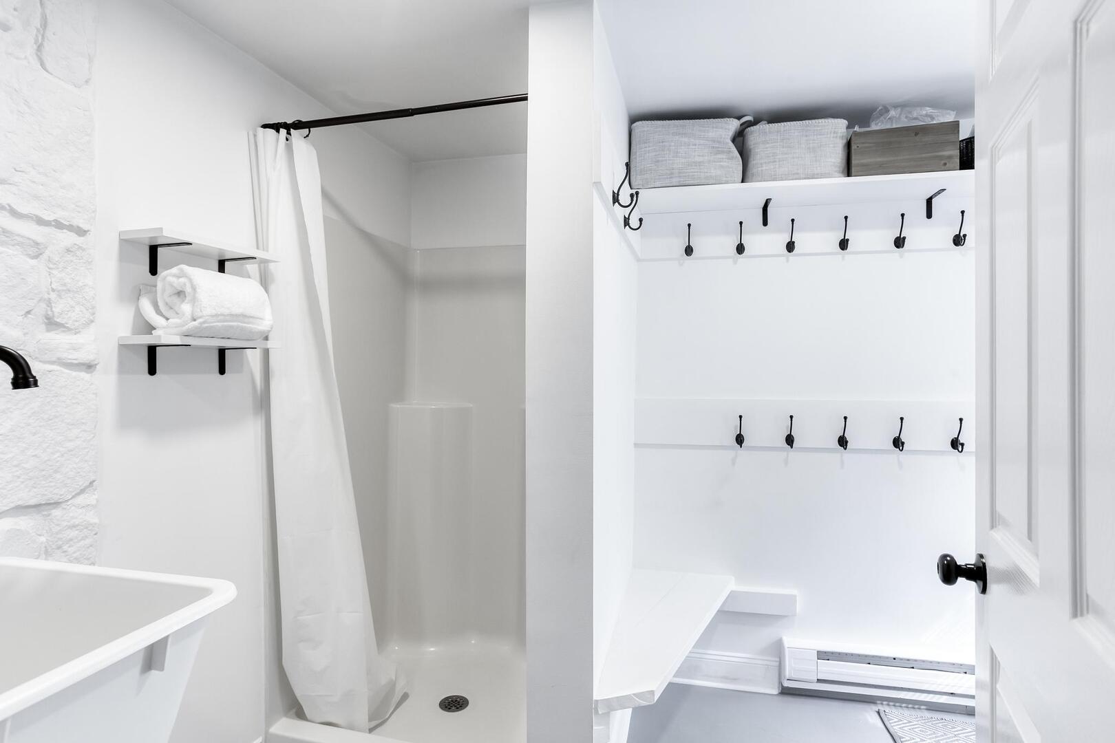 entrance area shower. M