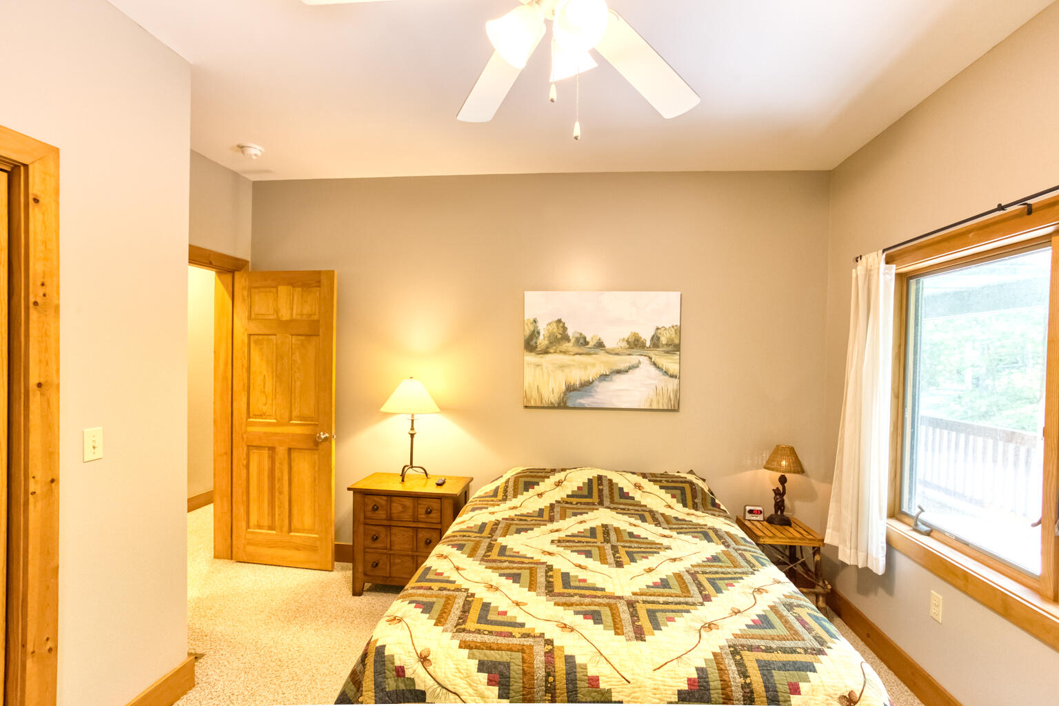 Bedroom 1 - Queen w. Tv main level