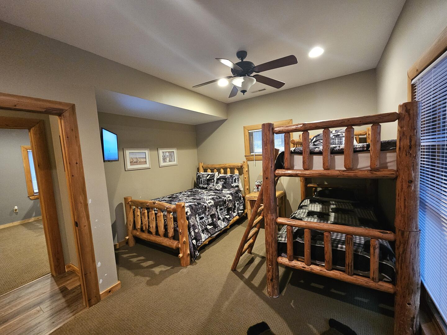 bunk room lower level_2