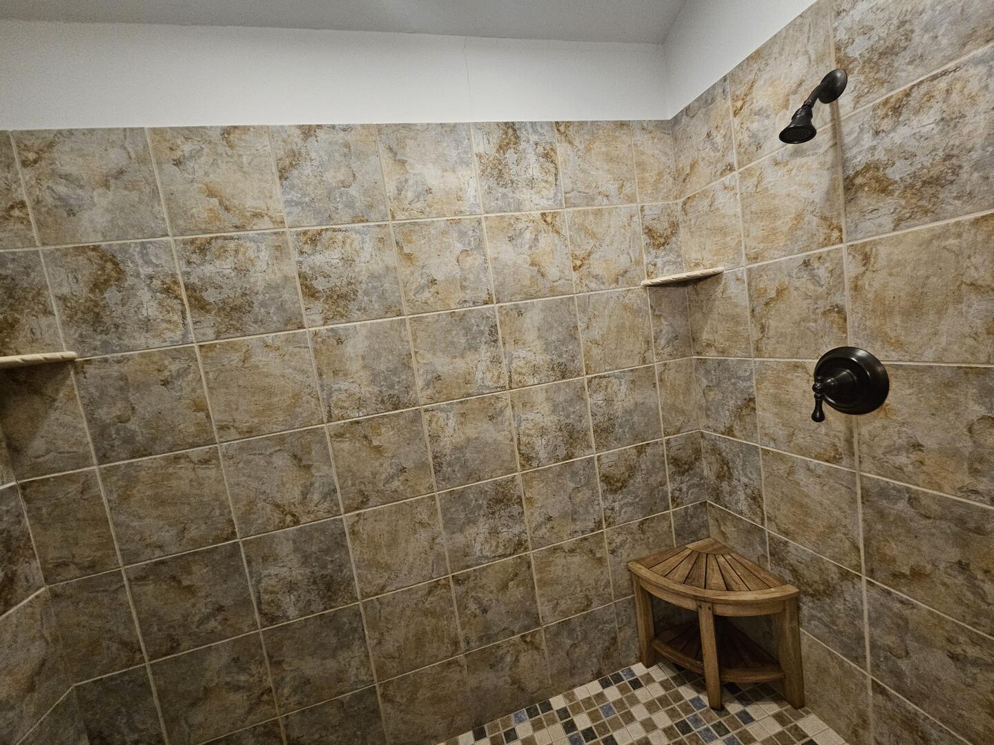 Shower loft BR