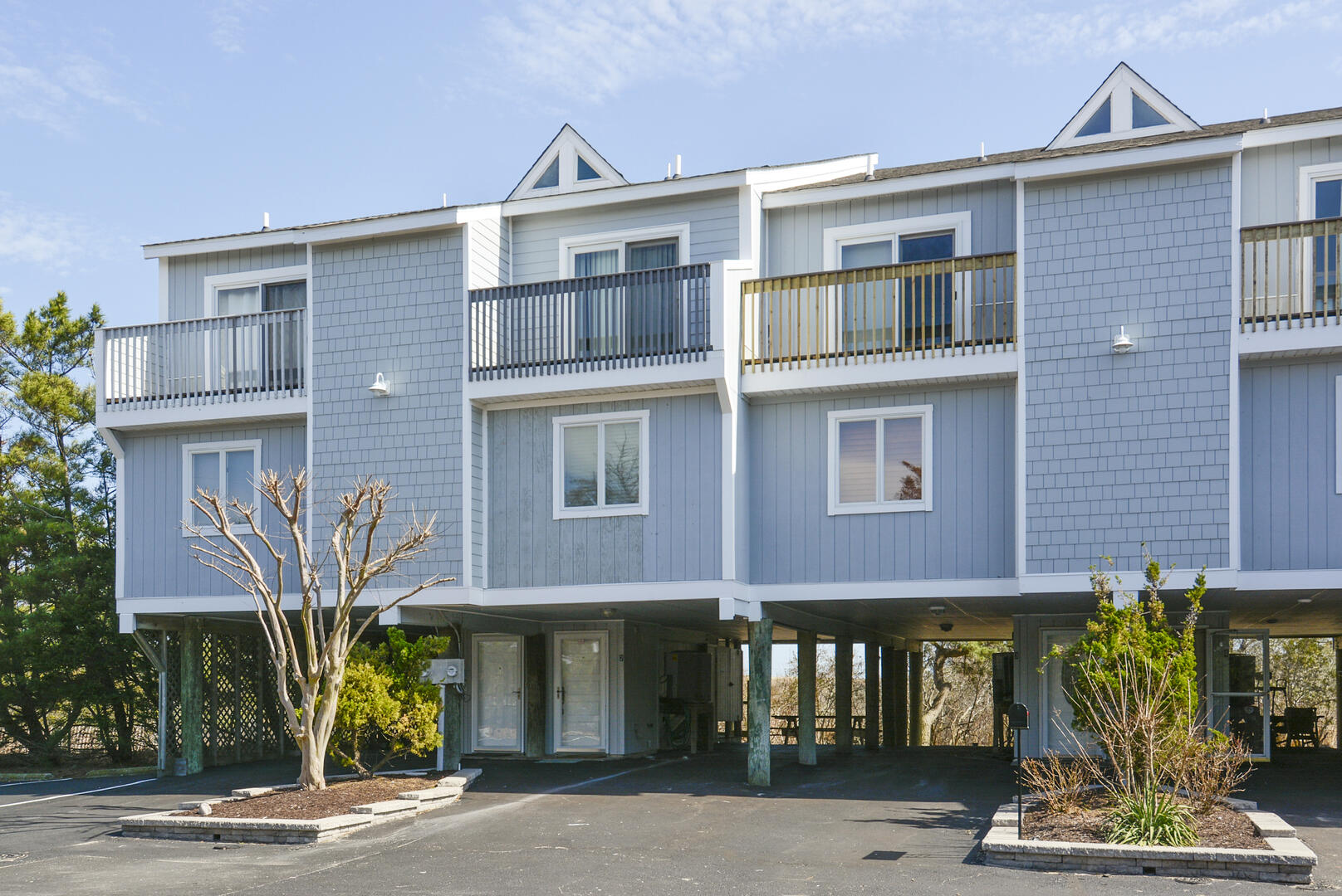 Exterior,Front Elevation,