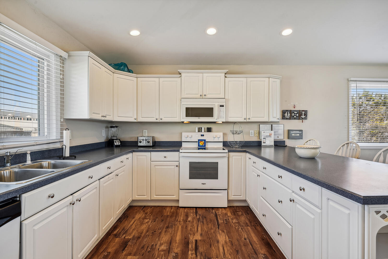 Main Level,Kitchen,
