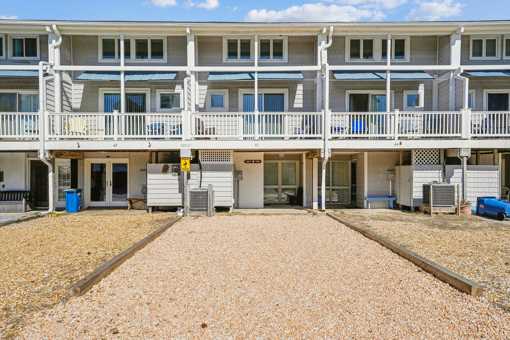 Exterior,Front Elevation,