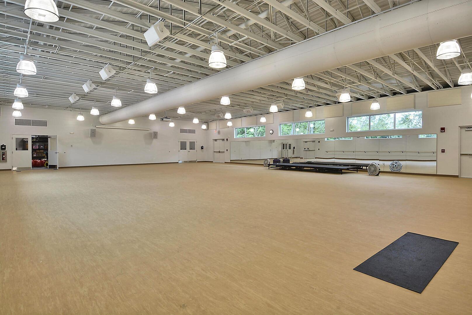 Group,Sea Colony Fitness Center Interior,