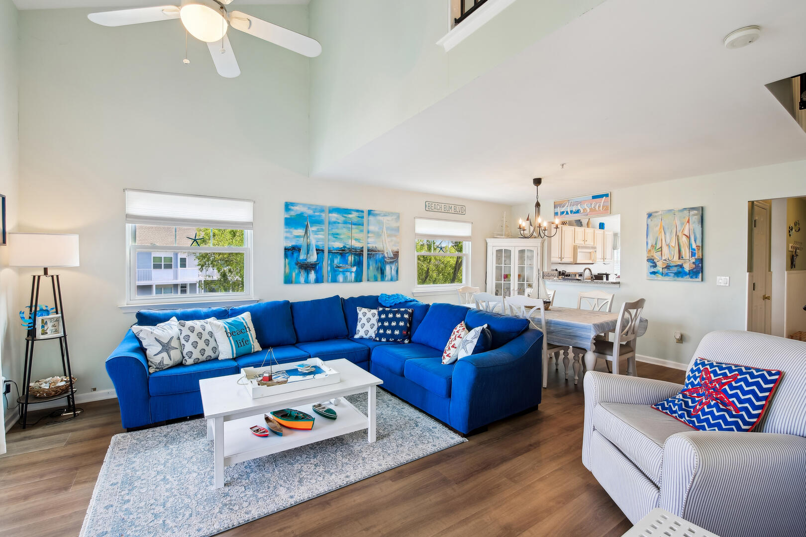 Main Level,Living Room,