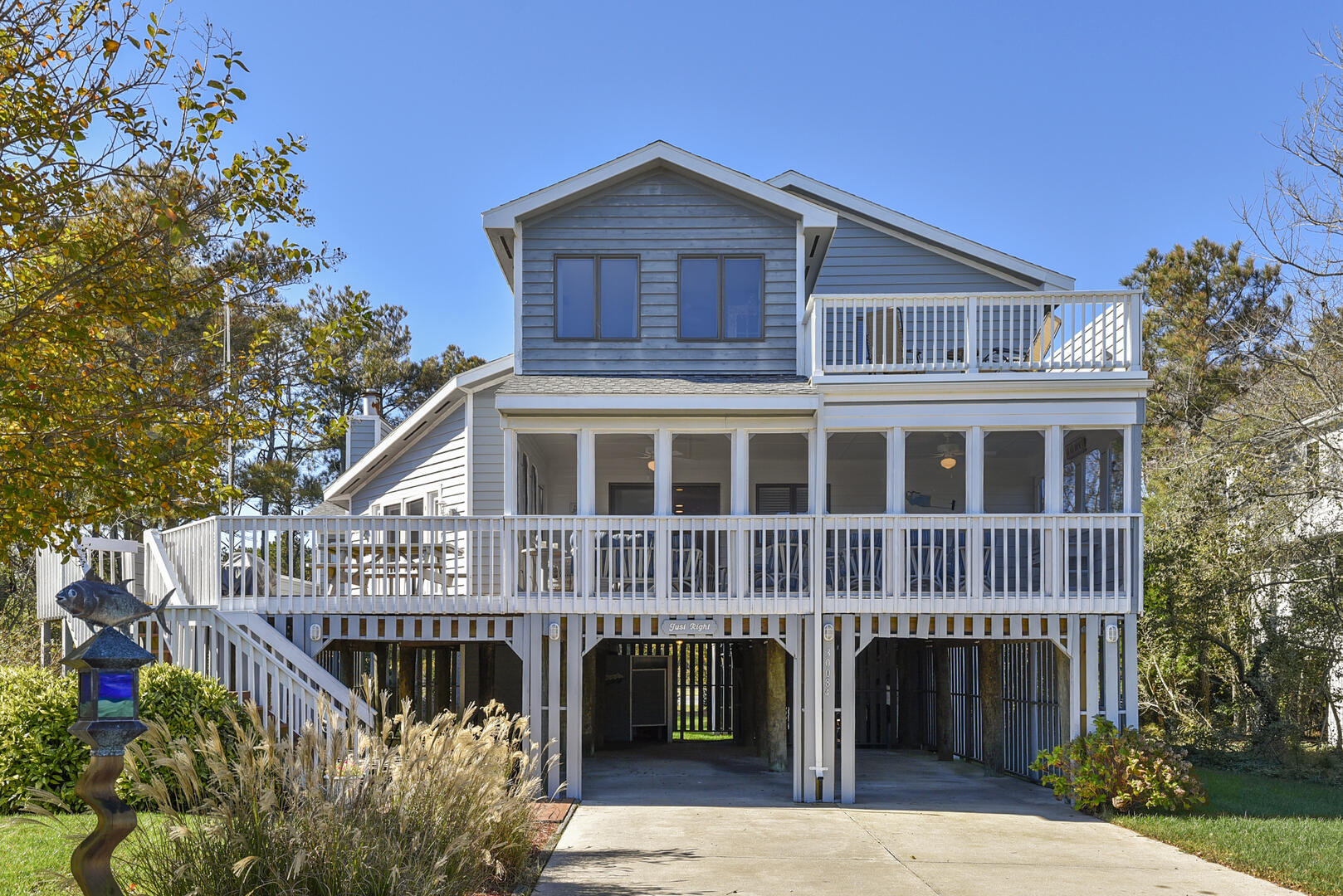 Exterior,Main,