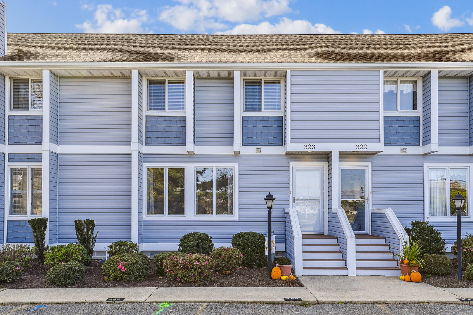 Exterior,Main,