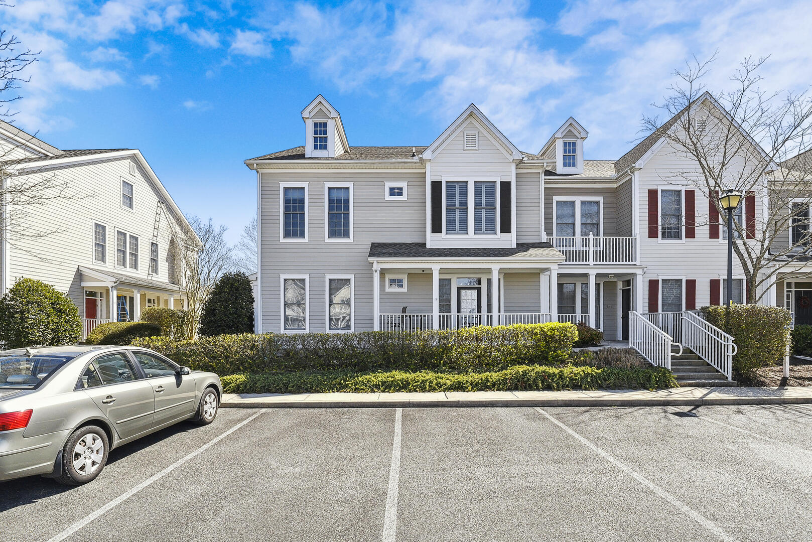 Exterior,Parking,
