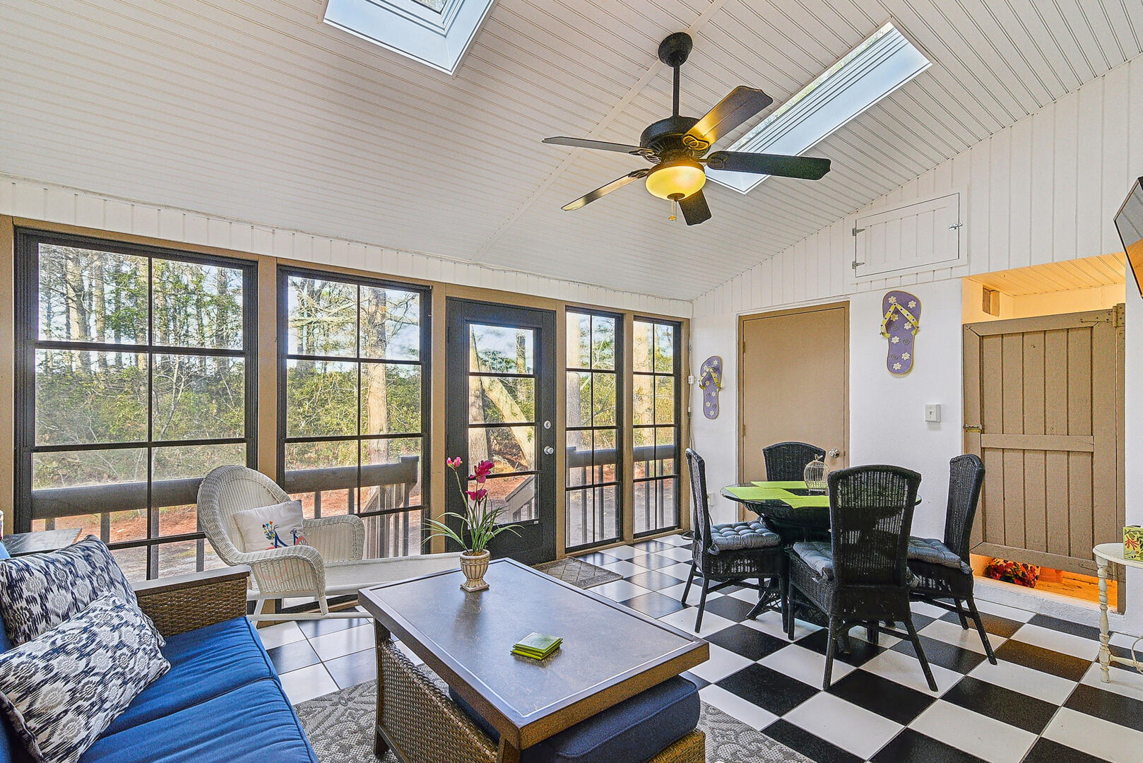 Main Level,Sun Room,