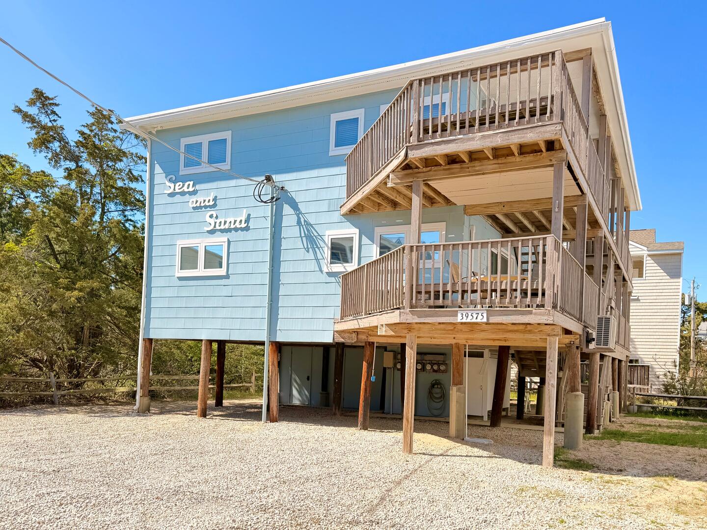 Exterior,Front Elevation,