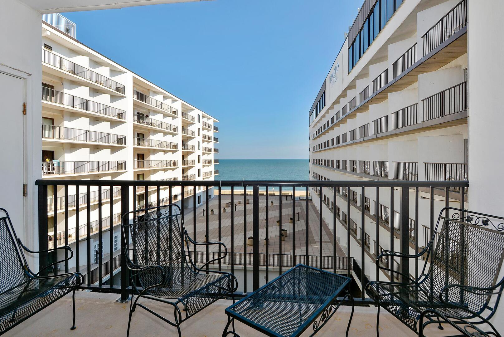 Group,Balcony,