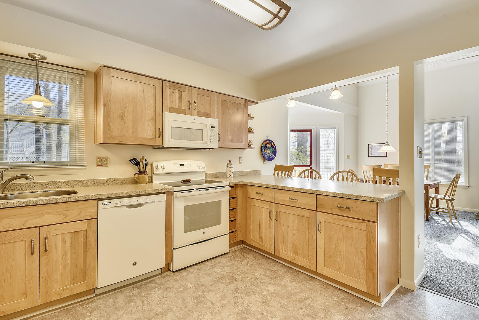 Main Level,Kitchen,
