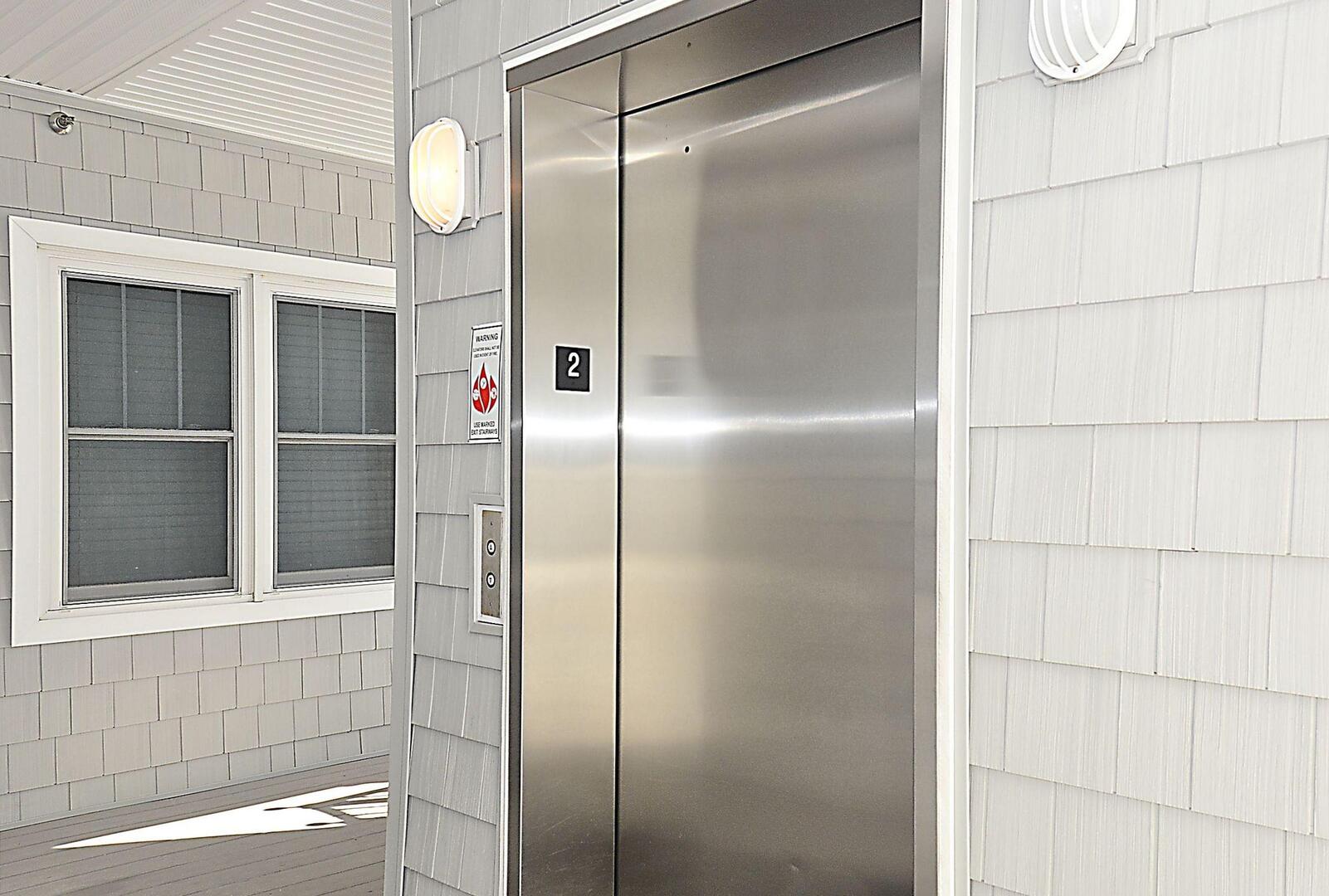 Group,Blue Surf Elevator,