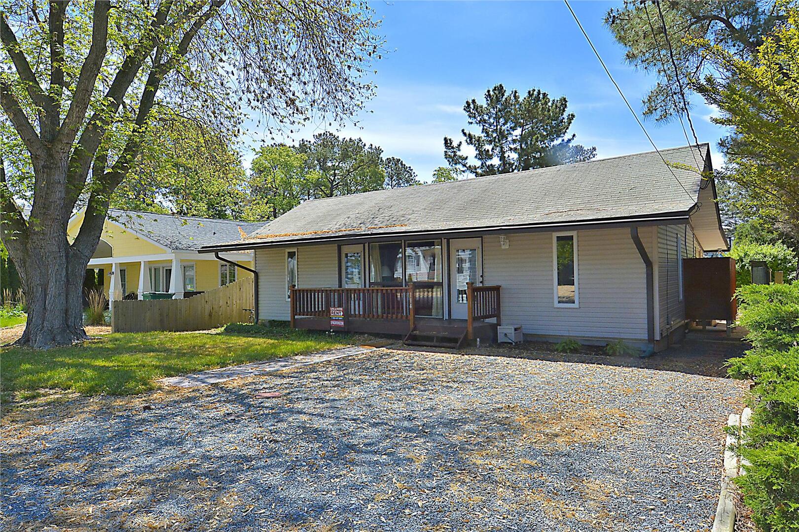 REHOBOTH BY THE SEA BEACH HOUSE | Dewey Beach, DE | Long \u0026 Foster Vacation  Rentals, image size:1620x1080
