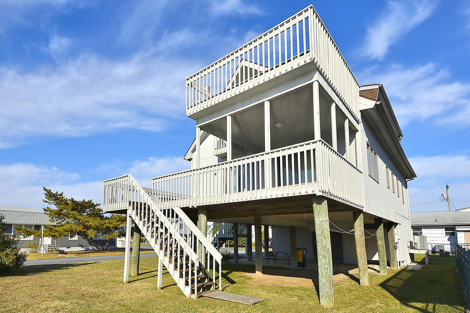 Exterior,Back Elevation,