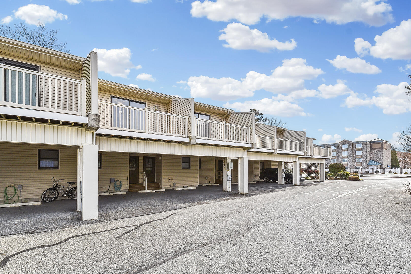Exterior,10 Lagoona Dr # 10,