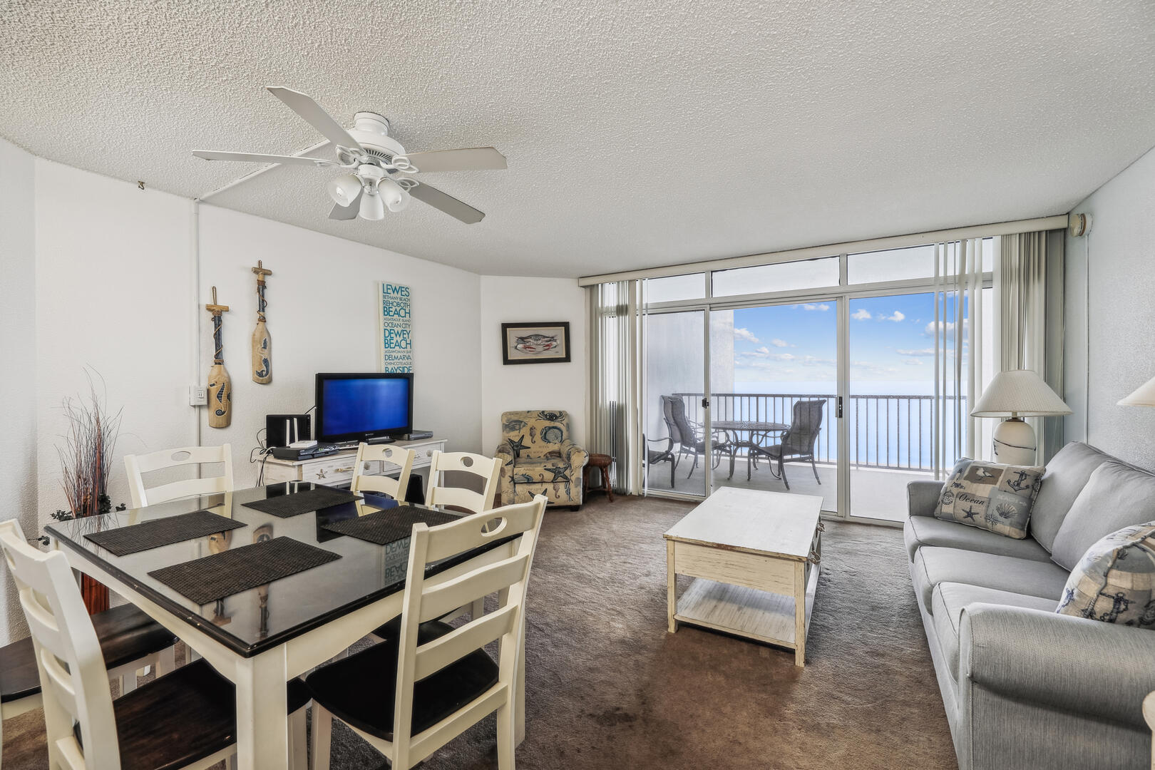Main Level,Living Room,