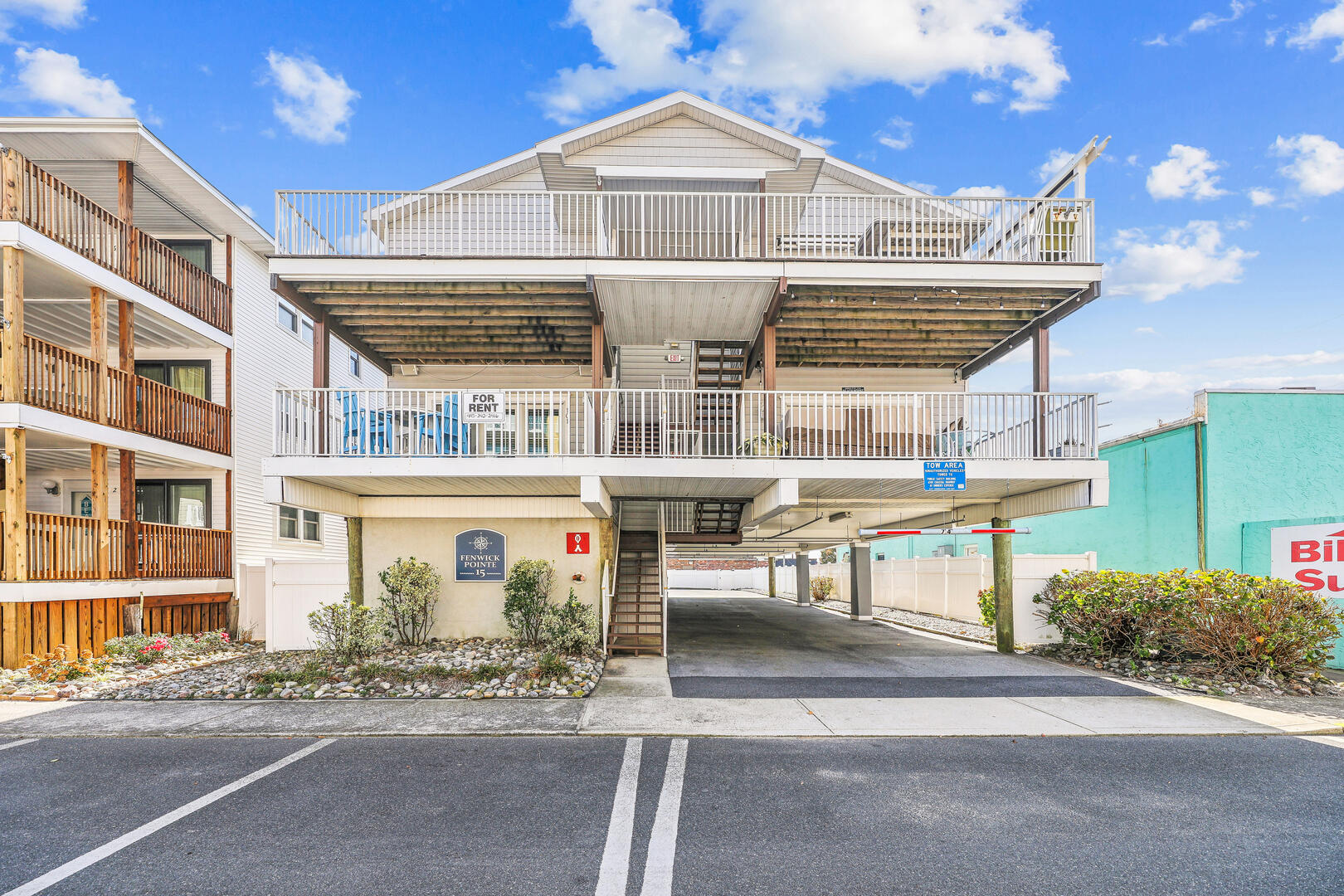 Exterior,Front Elevation,