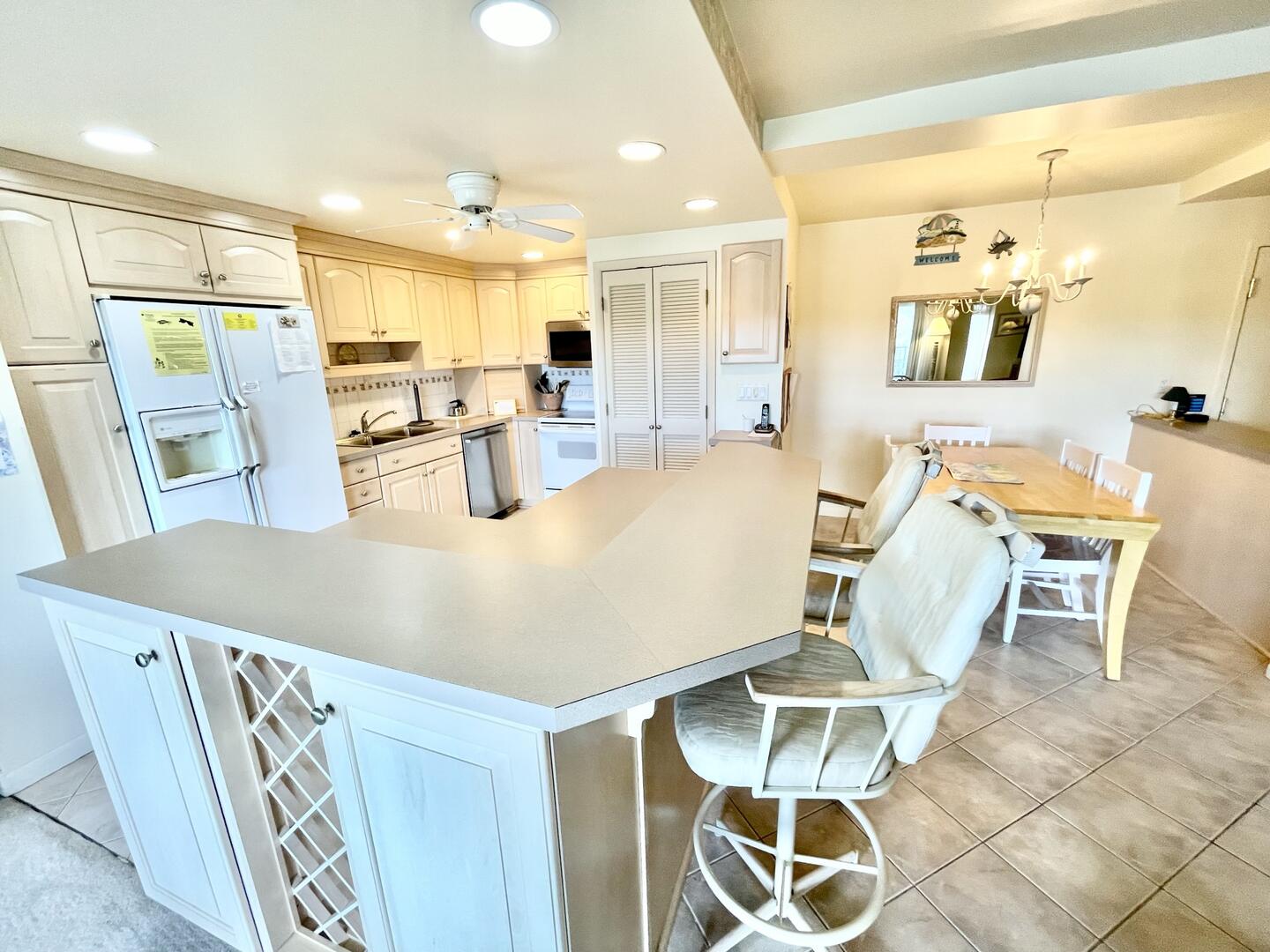 Long & Foster Vacation Rentals-Henlopen Unit 612-image-1