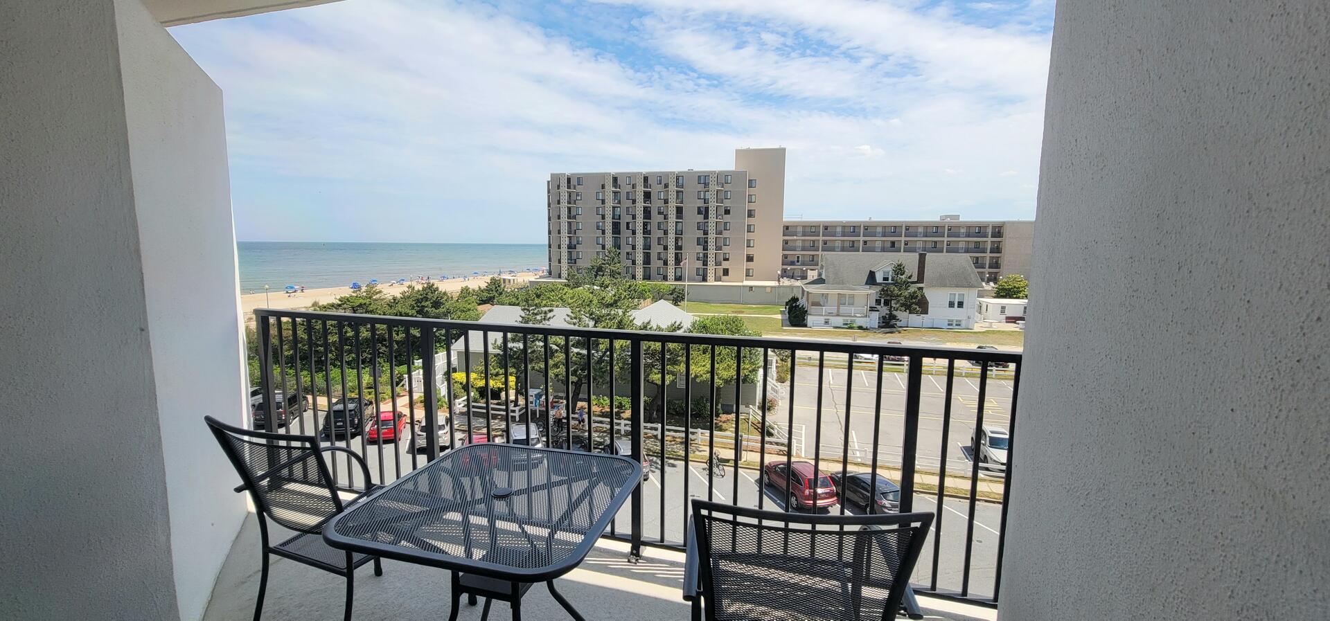 Henlopen Unit 420 Rehoboth Beach, DE Long & Foster Vacation Rentals