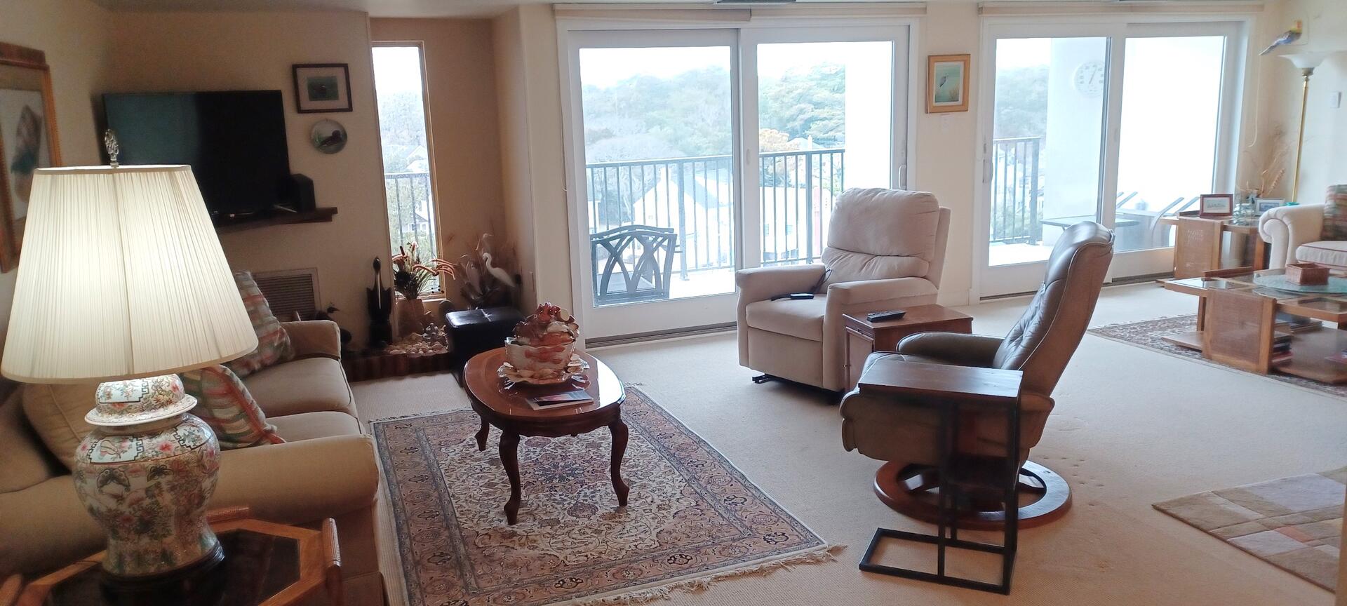 Long & Foster Vacation Rentals-Henlopen Unit 614-image-1