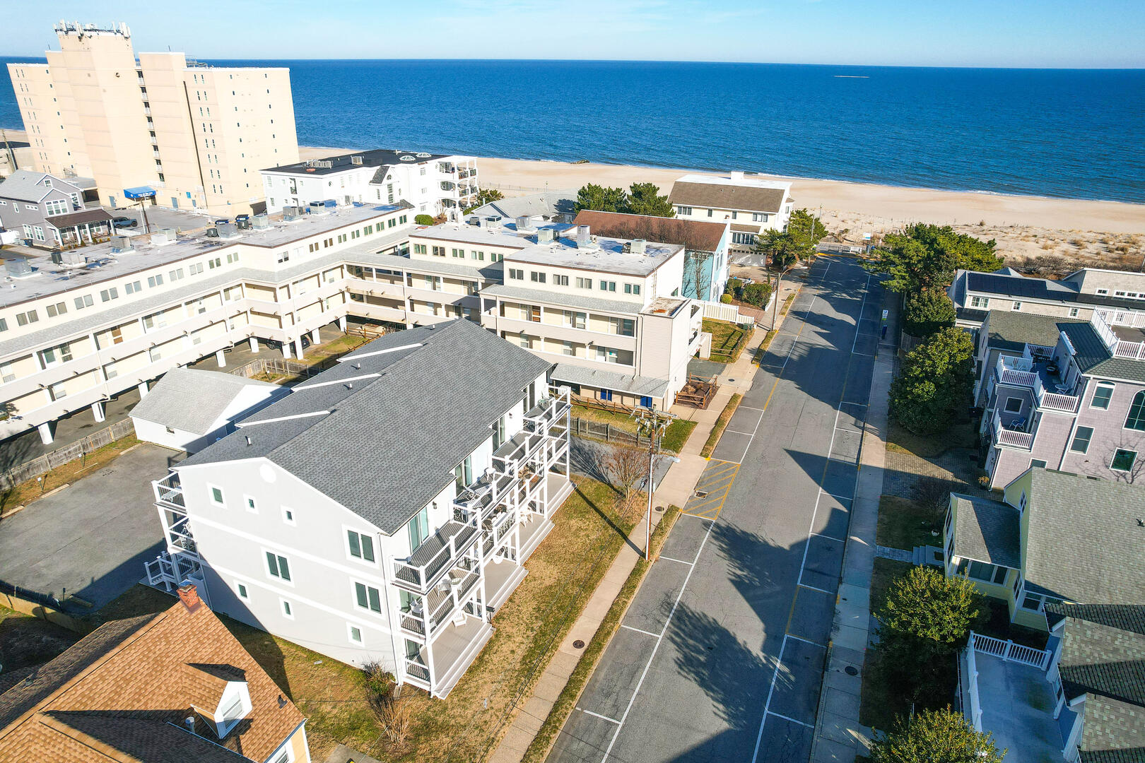 Long & Foster Vacation Rentals-OCEAN SUNRISE-image-1
