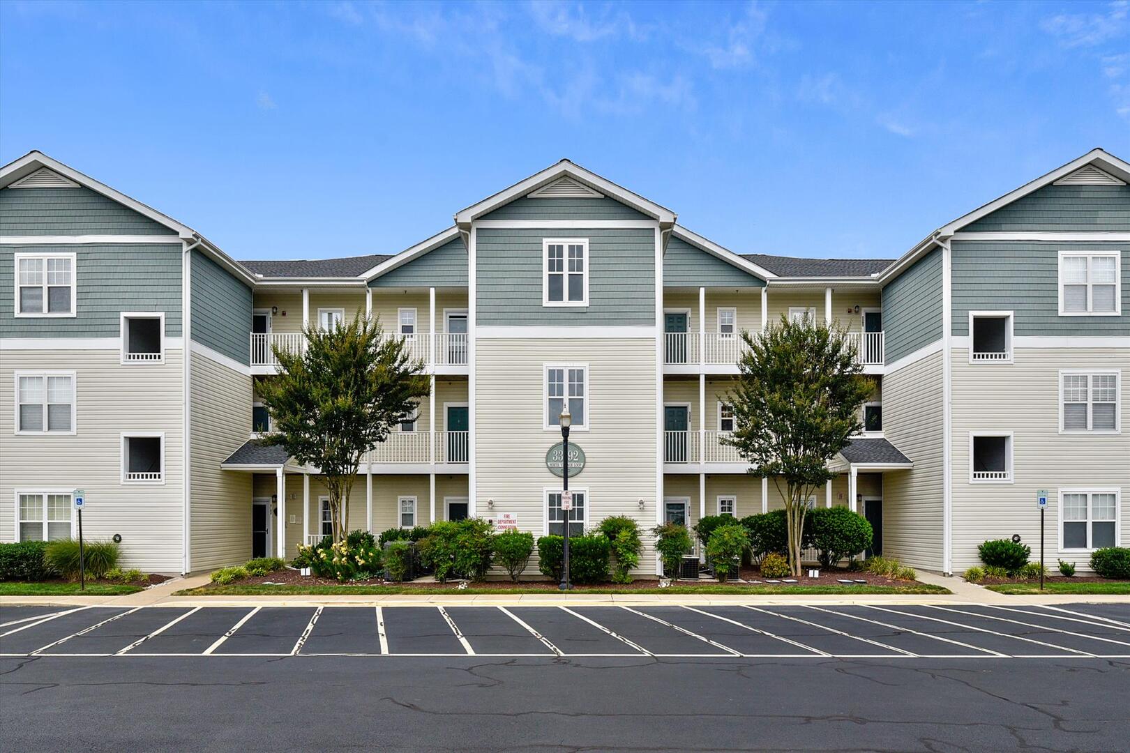 Exterior,33192 N Village Loop #5301,