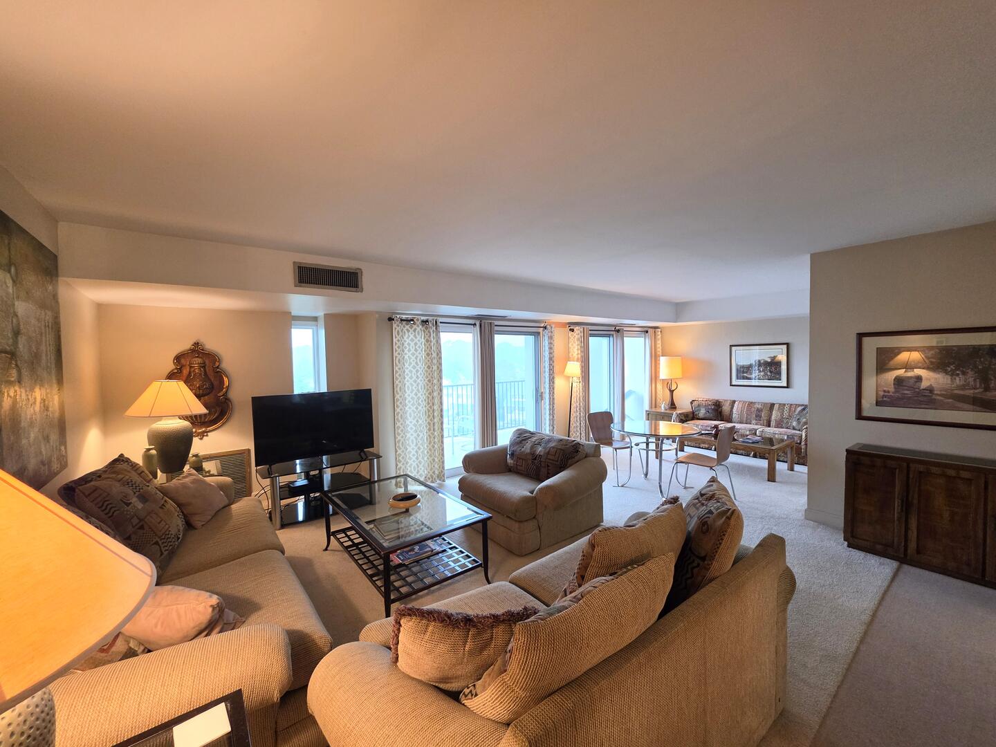 Long & Foster Vacation Rentals-HENLOPEN UNIT 516-image-1