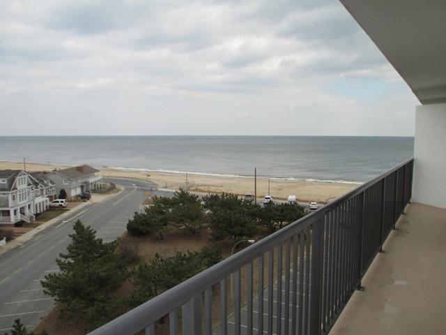 Long & Foster Vacation Rentals-Henlopen Unit 610-image-1