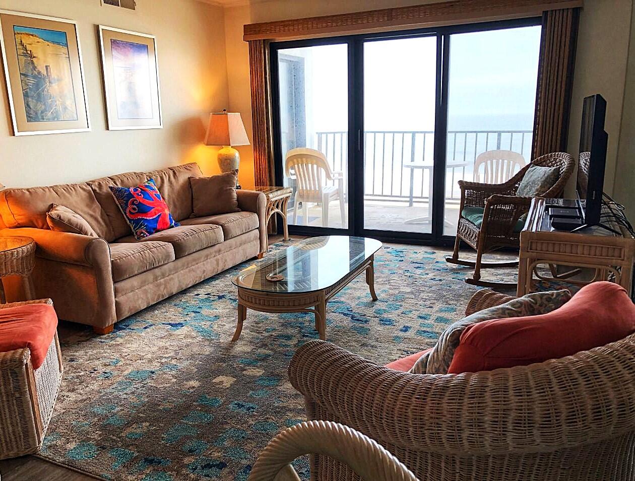 Long & Foster Vacation Rentals-Plaza 0507-image-1